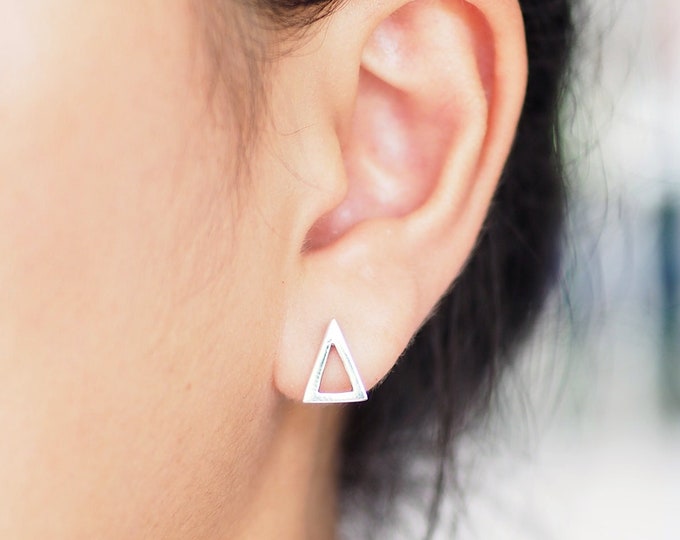 SALE! Sterling silver Triangle Earrings, Minimalist Earrings, Geometric stud earrings, Minimalist / ST4
