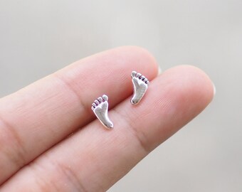 Sterling silver Foot stud Earrings, Feet Earrings, Baby feet Jewelry, Foot jewelry / SD182P