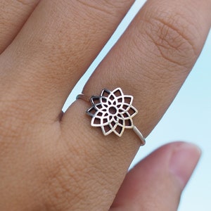 Sterling Silver Mandala Flower Ring Size US5-8 Boho Lotus Flower Ring , Gift for her, Dainty Ring / HR38