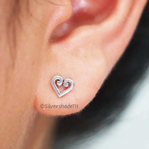 Kingdom hearts Earrings, Sterling silver Heart earrings, Celtic jewelry, tiny stud earrings, Minimalist stud / SK287