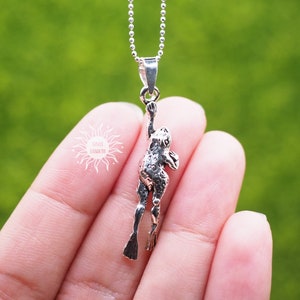 Lucky frog Necklace in Sterling silver, Amphibian Jewelry, Frog Lover, gift for her, Funny gift