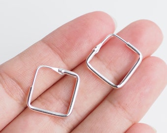 Innfellt Square Hoop Earring