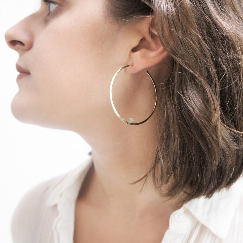 MEBAE earrings handmade in France minimalist creoles hammered in gold-plated brass and fine stone pearl