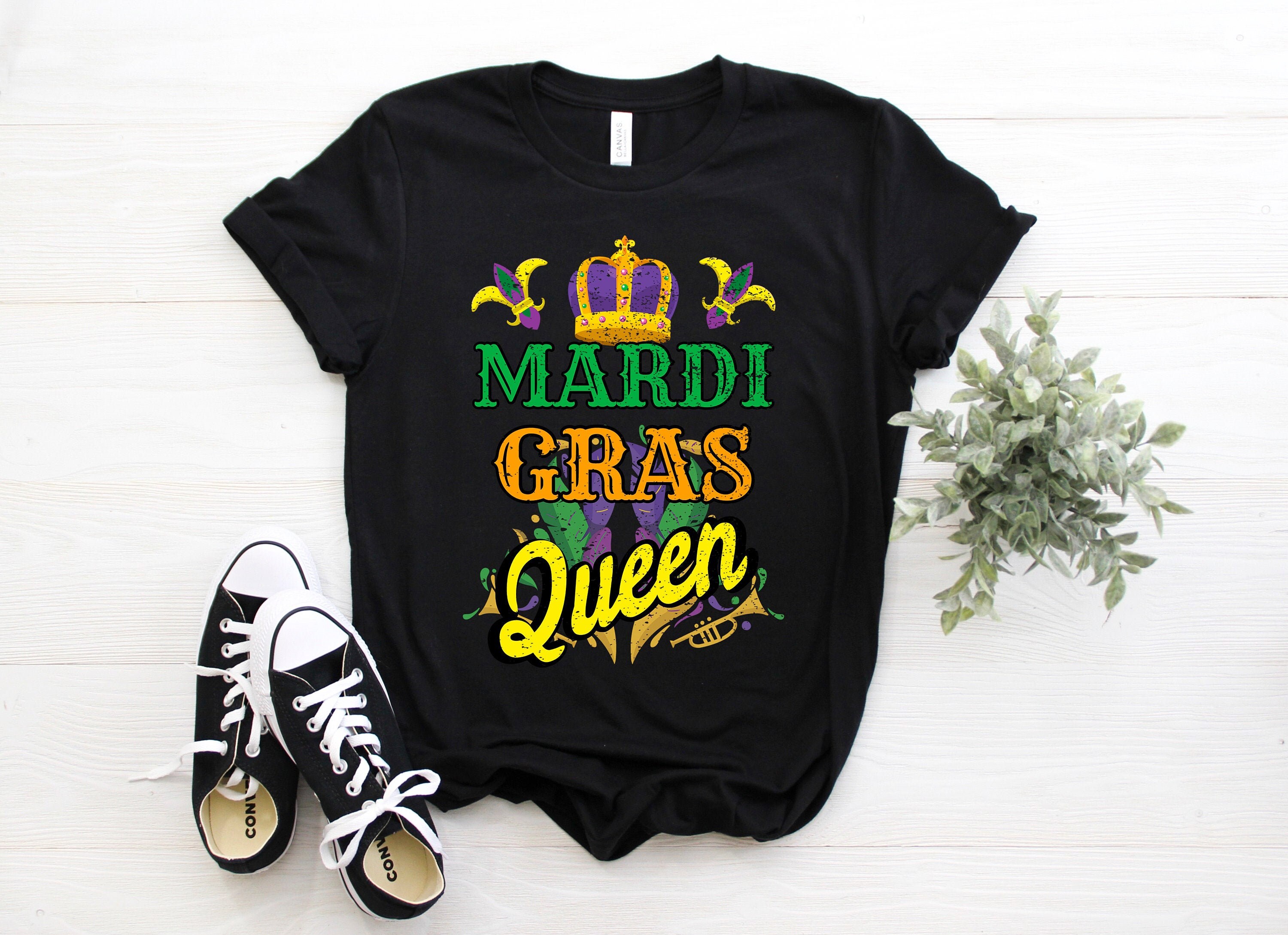 Mardi Gras Queen Carnival Lover T-shirt, New Orleans Beads Parade Birthday Gift Tshirt Couple Matching Nola Costume Party Present Tee Shirts