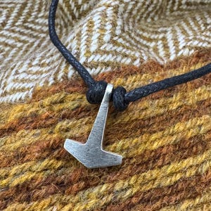 Tiny Repton style Mjolnir in sterling silver