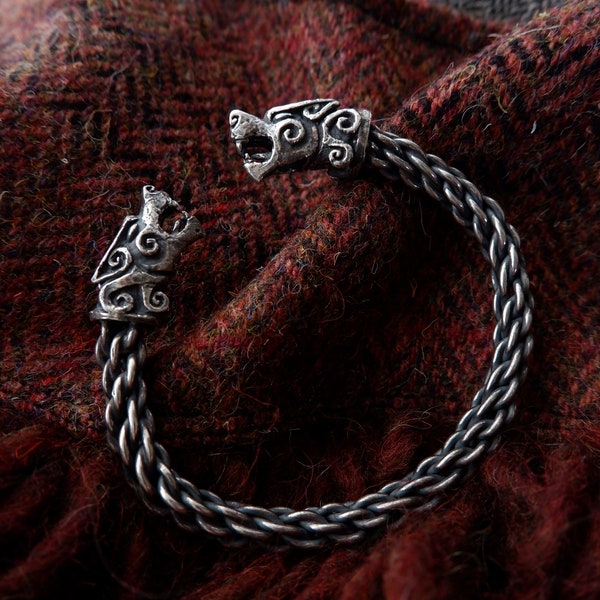 Sterling zilveren gevlochten armband of torc met leeuwenkop