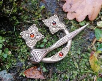 Loch Glashan pennanular brooch in Sterling Silver or Bronze and Amber