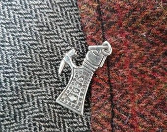 Öland Valkyrie Pendant in Silver