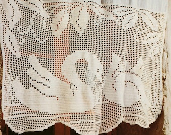 Swan crochet graph pattern in German PDF Lace doily curtains window wall decor Crochet bird pattern