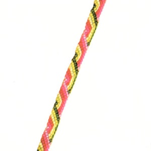 May include: A handmade friendship bracelet with a chevron pattern in pink, yellow, and green. The bracelet is displayed on a white background. The German flag emoji is in the upper left corner, and the text "Granny's Patterns PDF" is at the bottom.