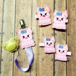 Pig Hair Clip-Pig pacifier clip-Pig gift-birthday gift-baby shower gift-pig hair bows-gift for daughter-Christmas gift