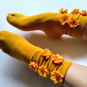 Florale Ankle Socken - Baumwollmischung, mehrfarbiges Blumen-Detail
