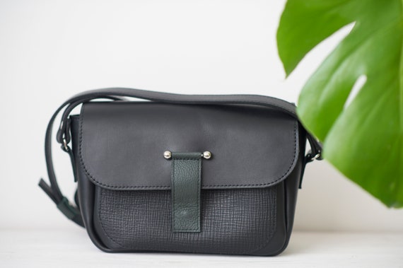 minimalist black crossbody bag