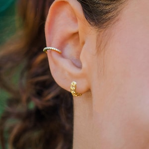 Curb Huggie Earrings, Chain Shaped Hoop, Dainty Curb Chain Link, Gold Minimalist Earrings, Gift for Her