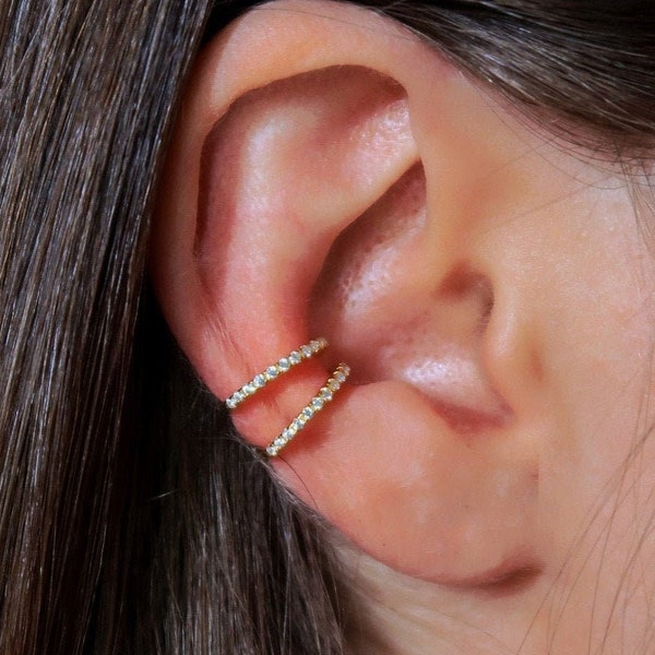 Tiny Diamond CZ Ear cuff, Gold Micro Pave Conch CZ Ear Cuff, 18K No piercing, Dainty earcuff non pierced, Cartilage Huggie ear cuff