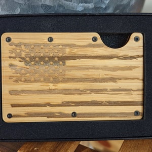 Cartera minimalista grabada personalizada de madera (bambú) - Tarjetero con bloqueo RFID, Cartera delgada para hombres, Carteras delgadas para hombres, Cartera para tarjetas