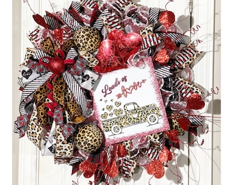 Couronne d'amoureux imprimé léopard, couronne de la Saint-Valentin, décoration d'amoureux de camion vintage, décoration de porte romantique