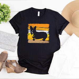 Corgi Sunset Retro T-Shirt: Vintage Dog Lover Gift
