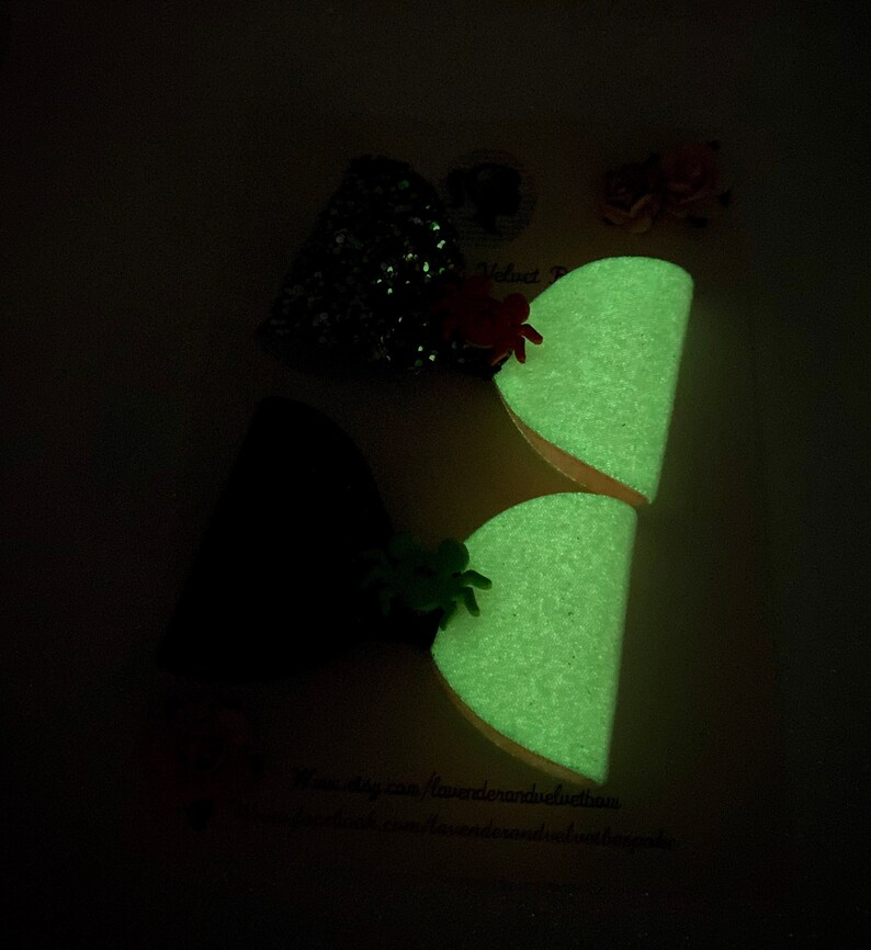 Halloween Glow in the Dark Spider Charm Glitter Hair Bow clips Glow In The Dark Halloween Hair Accessories.