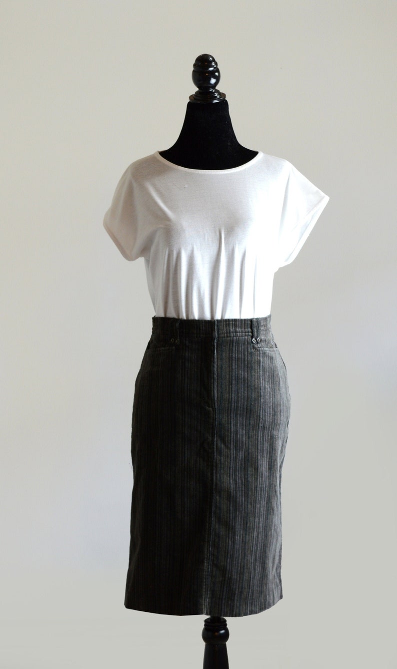 Y2K Vintage Gray Striped Velvet Skirt Size XS to Small