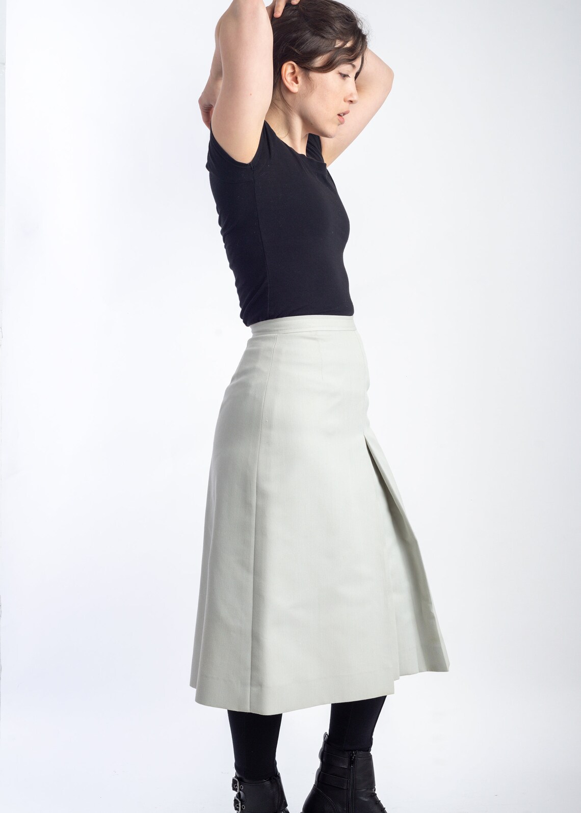 sage ruched side midi skirt