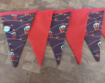 10ft HANDMADE Ready Made Fabric Christmas Bunting - Fat Robins Wearing Santa Hats  - Burgundy, Festive Red & Green - 12 Flags