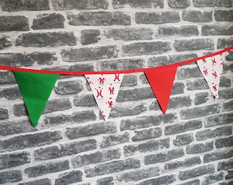 10ft HANDMADE Fabric Christmas Bunting - Single Ply - Pinked Edges - Green Red White Jumping Santa Father Christmas - Red Bias Tape
