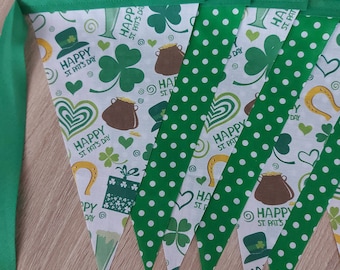 10ft HANDMADE Fabric St Patrick's Day Bunting Shamrocks Hats Horseshoe Gold Pot - Single Ply - Green White Gold Colours - Green Bias Tape