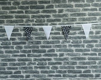 SALE 10ft HANDMADE Fabric Halloween Bunting - Single Ply - Pinked Edges - Spooky Scary Creepy Crawly Spiders - Party Garden Home Decoration