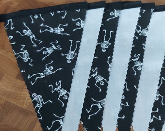 SALE 10ft HANDMADE Fabric Halloween Bunting - Single Ply -Fun Spooky Bats Skeletons Skulls - Party Garden Home Decoration Black White Orange
