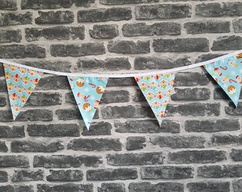 8ft HANDMADE Fabric Christmas Bunting - Single Ply - Pinked Edges - Green Red Blue White - White Bias Tape - Gingerbread Men Candy Cane