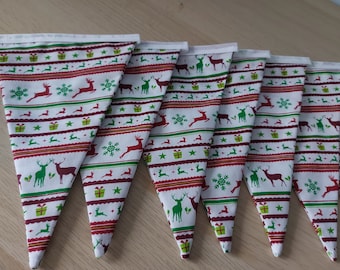 10ft HANDMADE Fabric Christmas Bunting - Scandi Christmas Reindeer Presents Snowflakes Stars Holly - Green Festive Red White - 12 Flags