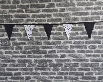 SALE 10ft HANDMADE Fabric Halloween Bunting - Single Ply - Pinked Edges - Spooky Scary Creepy Crawly Spiders - Party Garden Home Decoration