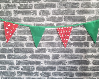 6ft HANDMADE Fabric Christmas Bunting - Single Ply - Pinked Edges - Green Red White Santa Reindeer Snowmen - Green Bias Tape - Gold Glitter