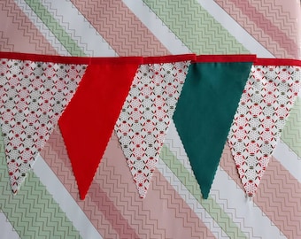 8ft HANDMADE Fabric Christmas Bunting - Single Ply - Pinked Edges - Festive Christmas Baubles Red & Green Snowflakes  - RED Bias Tape