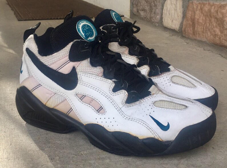 nike 1996 basketball shoes