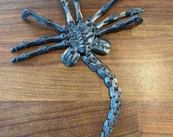 Cool Metallic Black M Alien Facehugger! with magnet