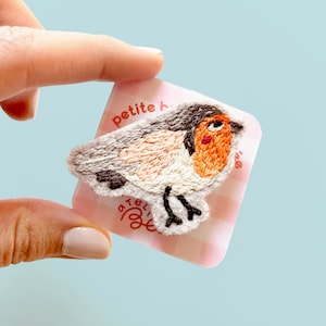 Small embroidered brooch Hand embroidered robin on felt 4