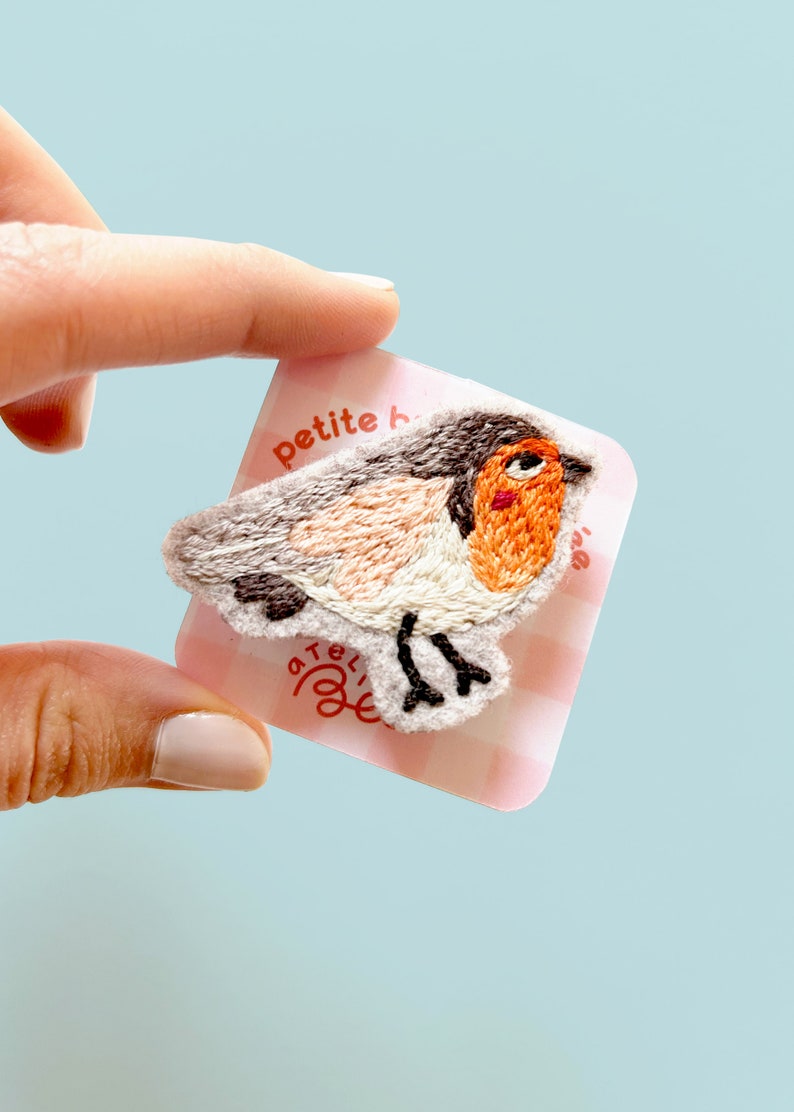 Small embroidered brooch Hand embroidered robin on felt 4