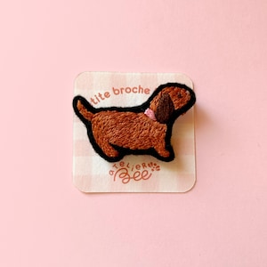 Small embroidered brooch - Small brown Dachshund Teckel dog hand embroidered on felt
