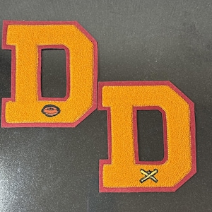 Lote de letras de la escuela secundaria vintage de fieltro de chenilla de Dayton, WA, fútbol y béisbol