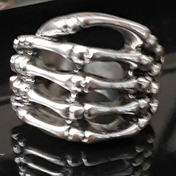 Vintage skeleton hand ring - Silver,  Brutalist  bikers ring,  Goth skeleton ring, Bikers vintage skeletal ring, vintage Halloween gift,