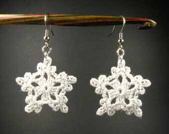 Christmas Earrings. 5-Point Snowflake Crochet Earrings. Dangle Earrings!