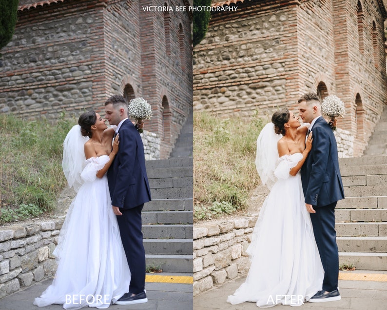 Puede incluir: Una novia y un novio se besan frente a un edificio de piedra. La novia lleva un vestido blanco y un velo. El novio lleva un traje oscuro. La pareja est&aacute; de pie en una escalera.