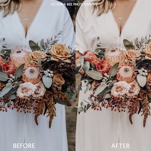 Puede incluir: Una novia sostiene un ramo de flores de varios colores, incluyendo rosa, rojo, naranja y verde. El ramo incluye proteas, rosas y eucalipto.