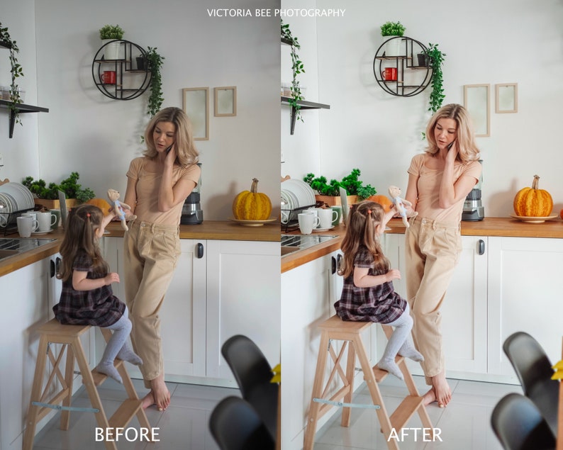 Pode incluir: Uma mulher e uma menina pequena em uma cozinha. A mulher est&aacute; falando ao telefone e a menina est&aacute; sentada em um banquinho de escada. H&aacute; uma ab&oacute;bora no balc&atilde;o atr&aacute;s delas.