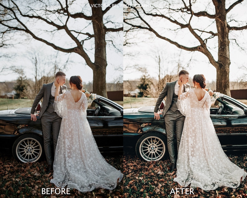 Puede incluir: Una novia y un novio posan para una foto de boda frente a un coche descapotable negro. La novia lleva un vestido de novia de encaje blanco y el novio lleva un traje oscuro. La pareja est&aacute; de pie en un camino con hojas ca&iacute;das.