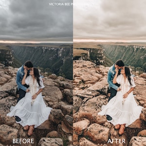 Puede incluir: Una pareja con ropa blanca se sienta en un acantilado rocoso con vistas a un valle verde. El cielo est&aacute; nublado y la pareja se mira.