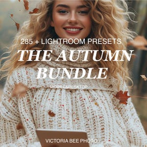 Puede incluir: Una mujer con un suéter de punto blanco con motas rojas y marrones se encuentra en un bosque con hojas de otoño cayendo a su alrededor. El texto "285+ Lightroom Presets The Autumn Bundle Mobile & Desktop Victoria Bee Photo" está superpuesto a la imagen.