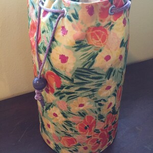 Vinyl Vintage Floral Round Tote Bag image 2